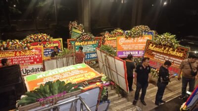 Ratusan Karangan Bunga Berdatangan Jelang Pelaksanaan Pelantikan Pengurus PWI Kabupaten Bogor di Hotel M-One