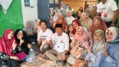 Ibu-ibu Pengajian Berikan Doa Kemenangan Untuk Caleg PSI H Boysik